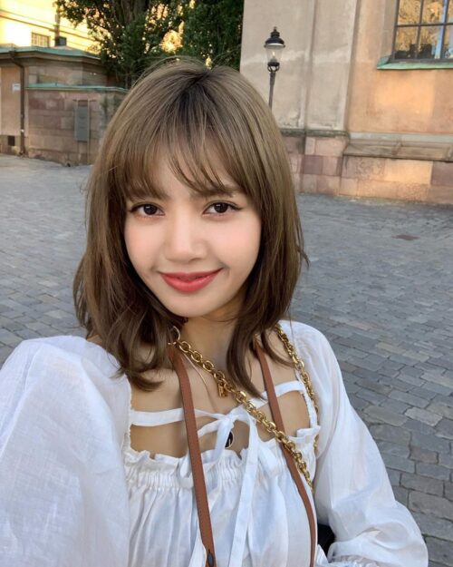 เสื้อลิซ่าสีขาว